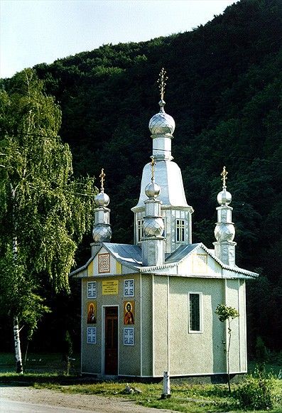Image - A village church in Bukovyna.